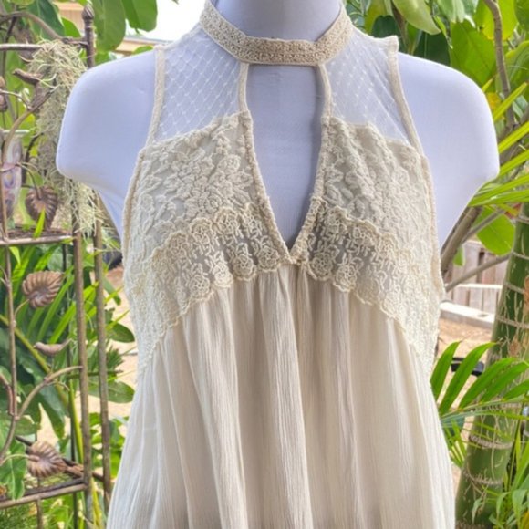 American Eagle outfitters size medium the cutest Lacy sleeveless  top  length 26 - Picture 7 of 8